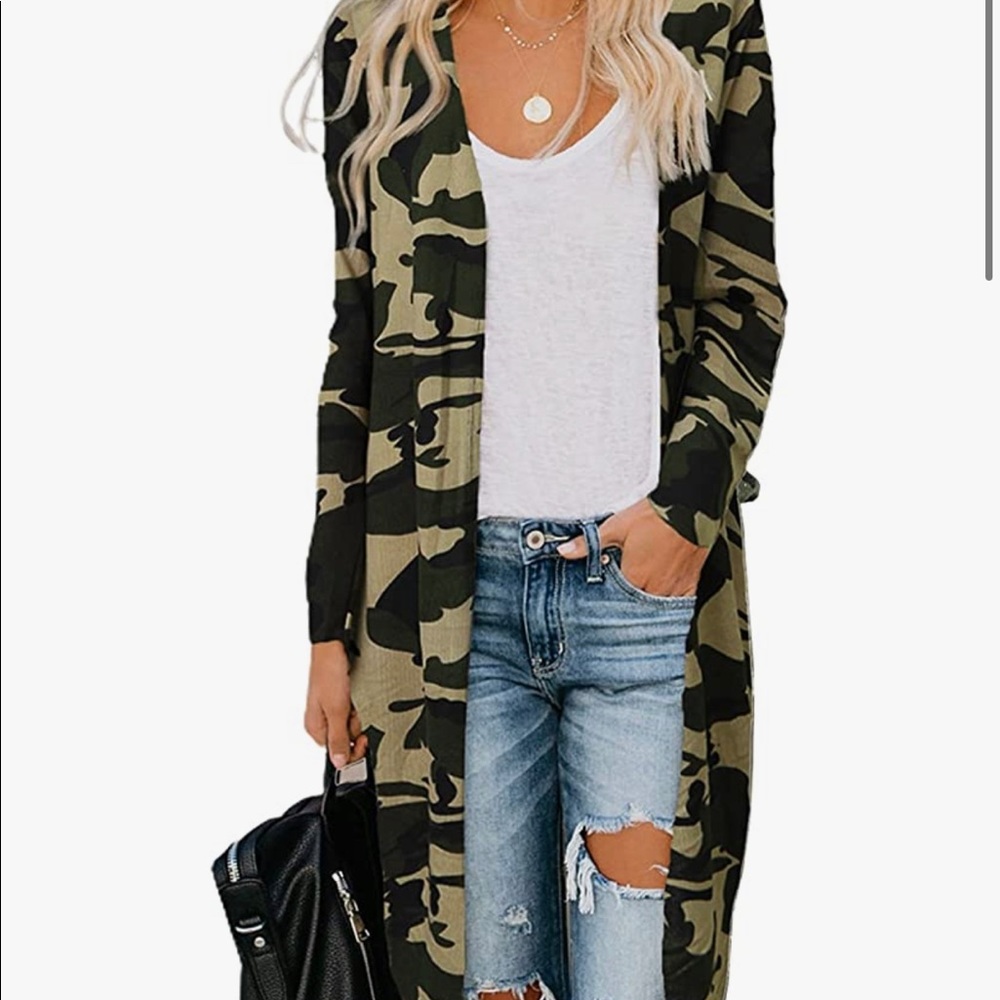Camo long sleeved ribbed cardigan sweater. One size.